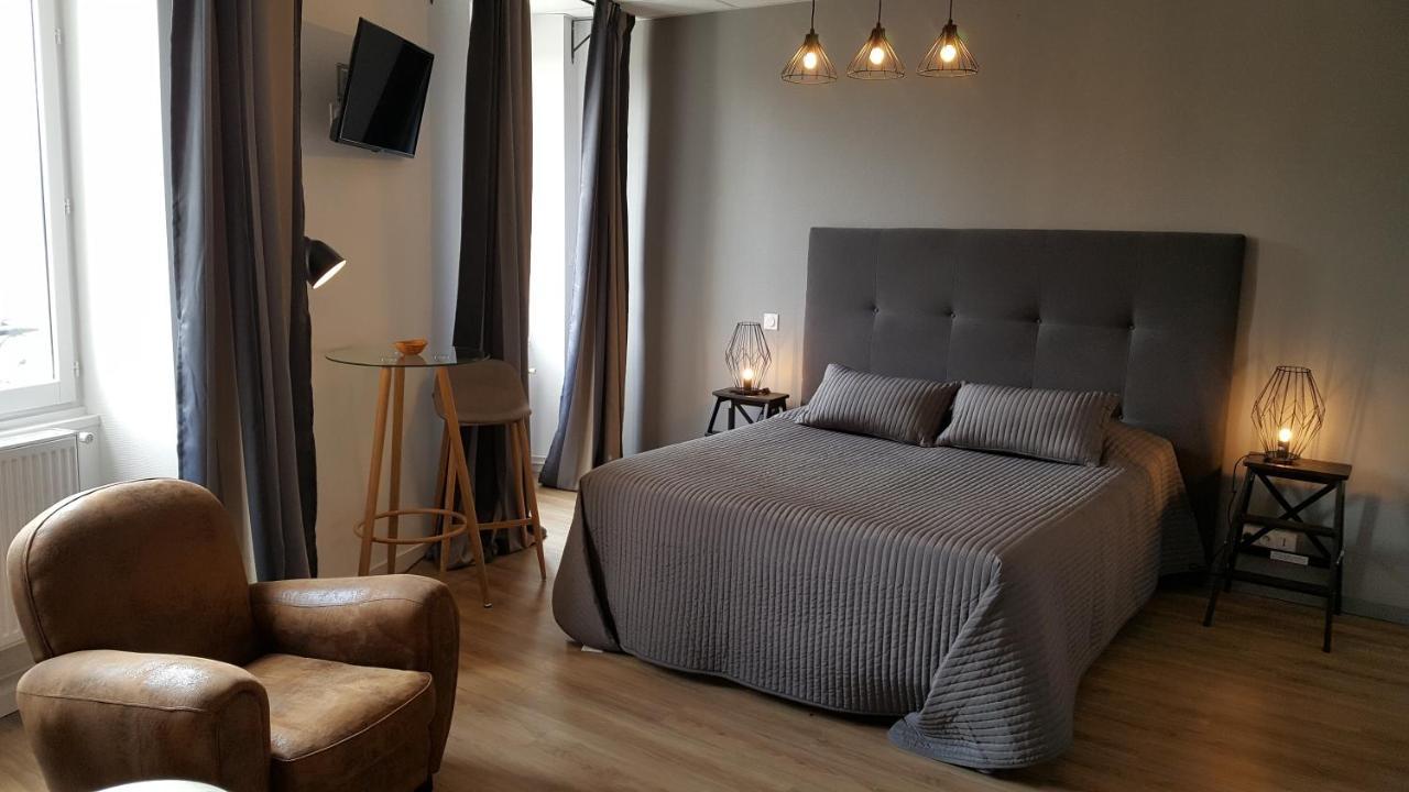 奥珐萨昂德瑞酒店 Neuville-sur-Ain 外观 照片